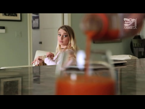 ❤️ Fata sexy cu sâni mari și păsărica strâmtă primește pula de la un ratat, dar foarte tare ️  at ro.pornado-co.ru ❌️❤