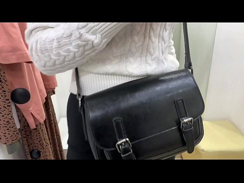 ❤️ Masturbarea în public a tinerei târfe FeralBerry cu un dildo în cabina de probă ️  at ro.pornado-co.ru ❌️❤