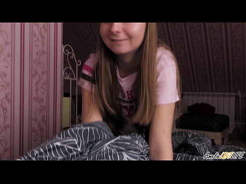 ❤️ Blondina îi suge adânc prietenei ei și primește spermă în gură ️  at ro.pornado-co.ru ❌️❤